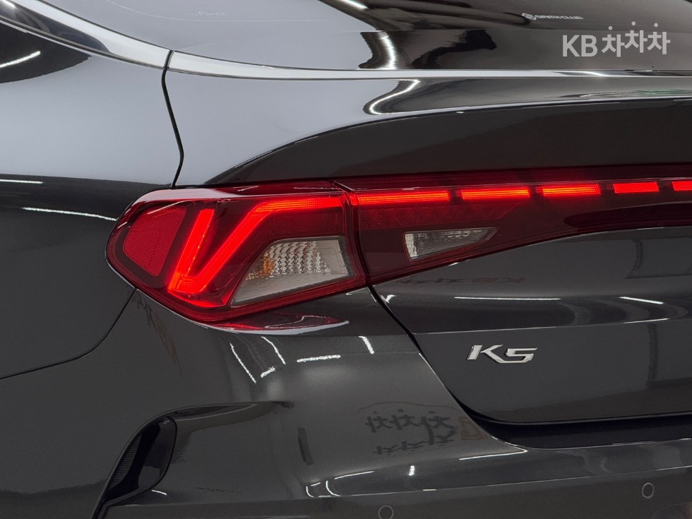 2020 - kia k5
