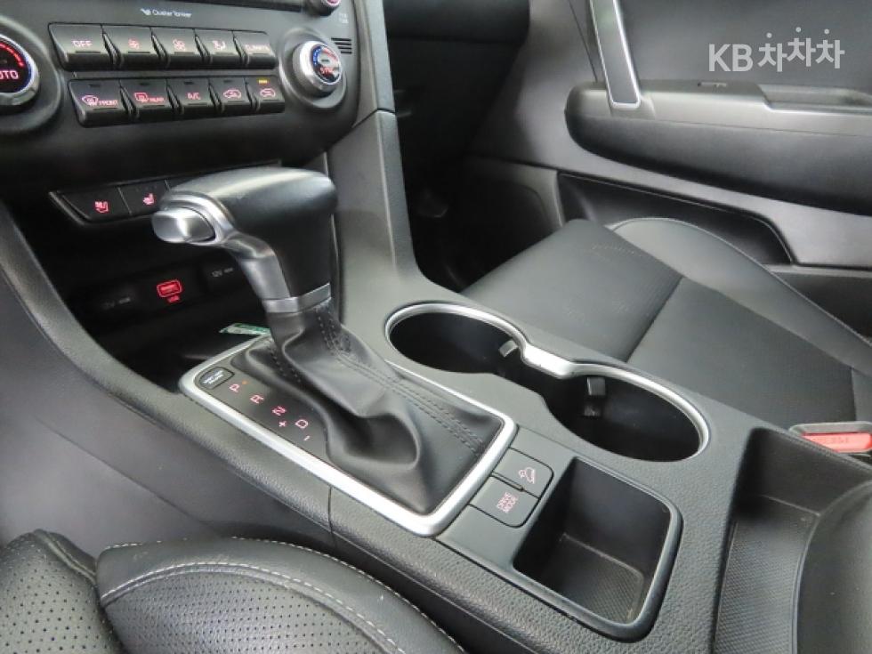 2020 - kia sportage