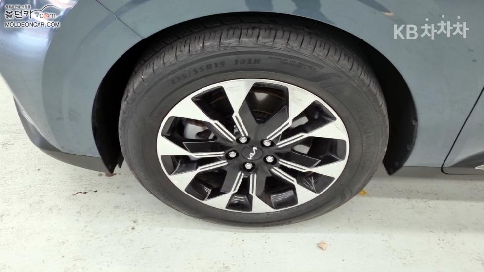 2023 - kia carnival