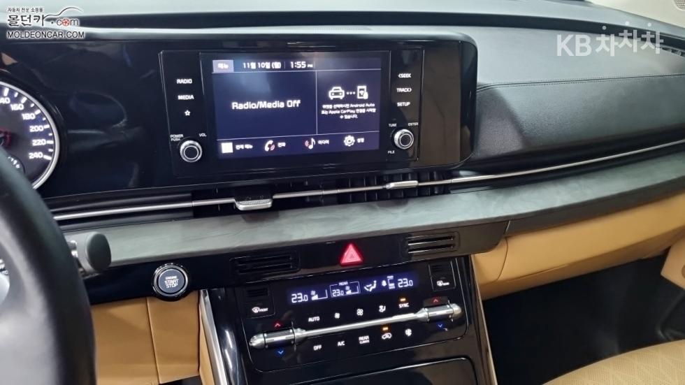 2023 - kia carnival