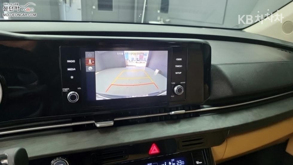2023 - kia carnival
