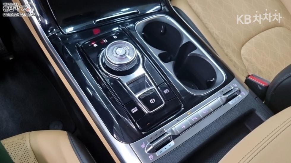 2023 - kia carnival