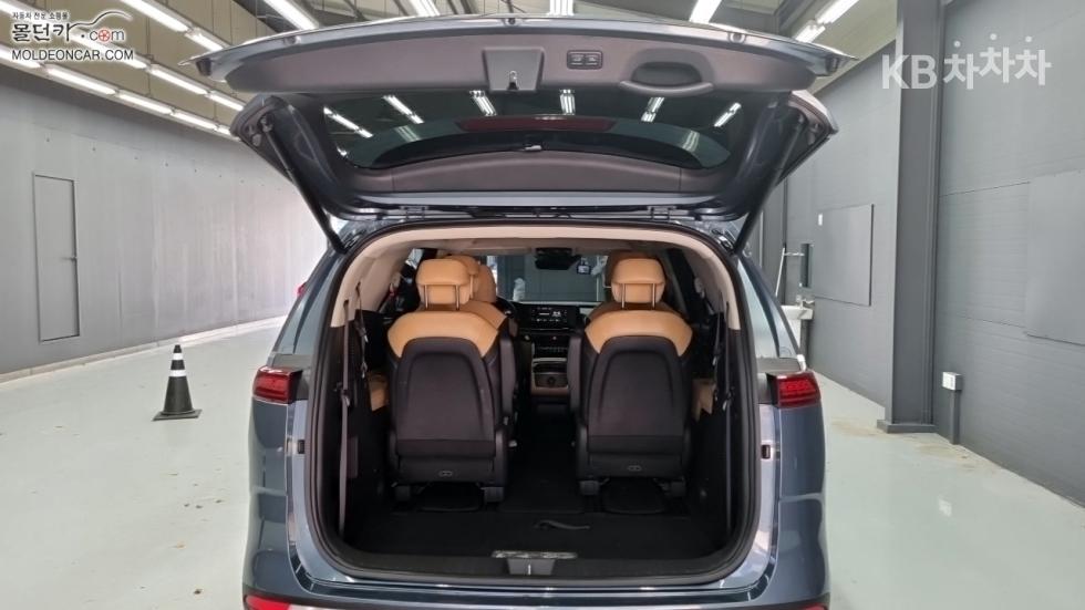 2023 - kia carnival