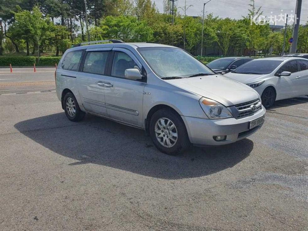2009 - kia grand carnival
