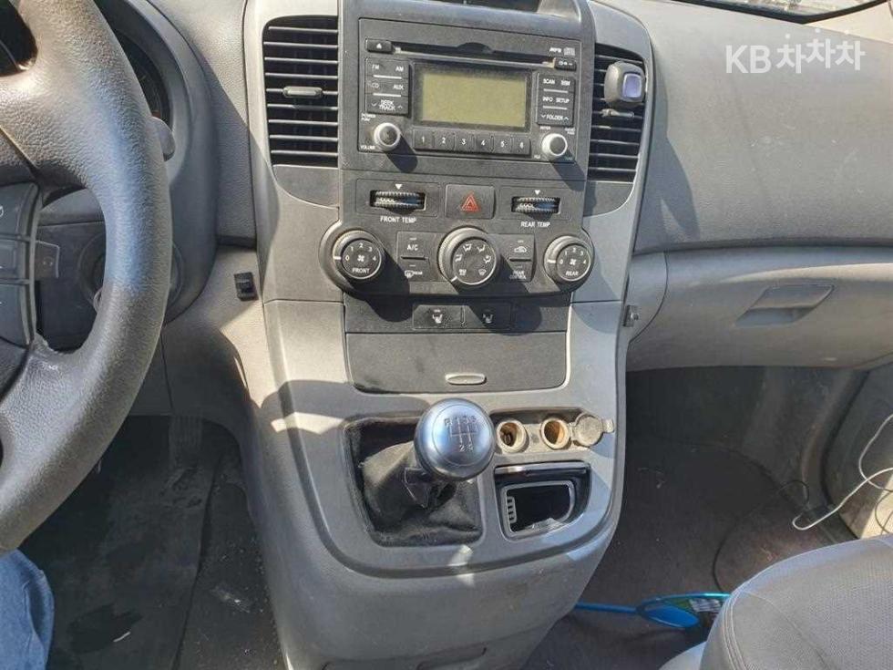 2009 - kia grand carnival