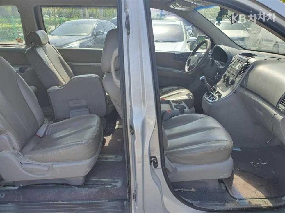 2009 - kia grand carnival