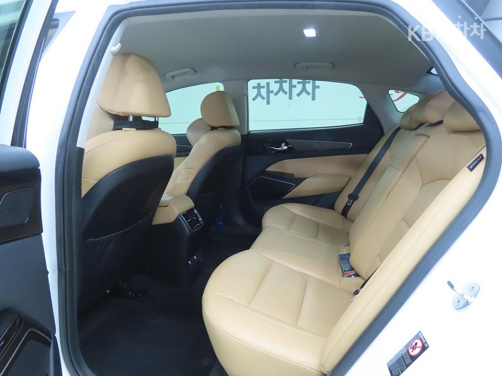 2020 - kia k7