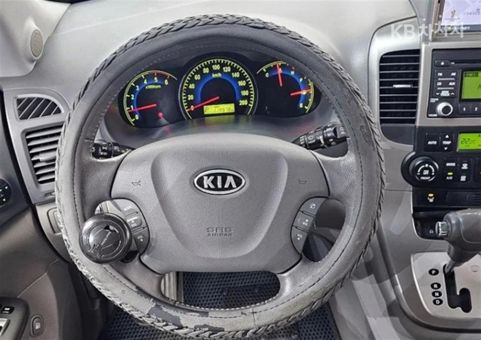 2009 - kia grand carnival