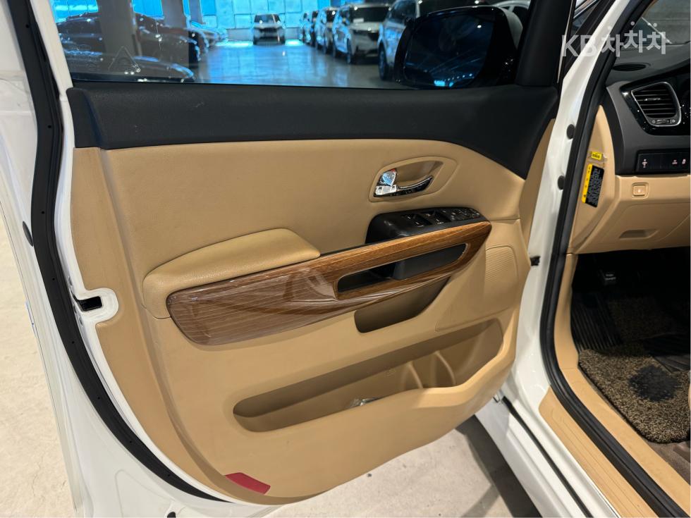 2016 - kia carnival