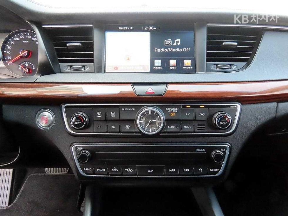 2017 - kia k7