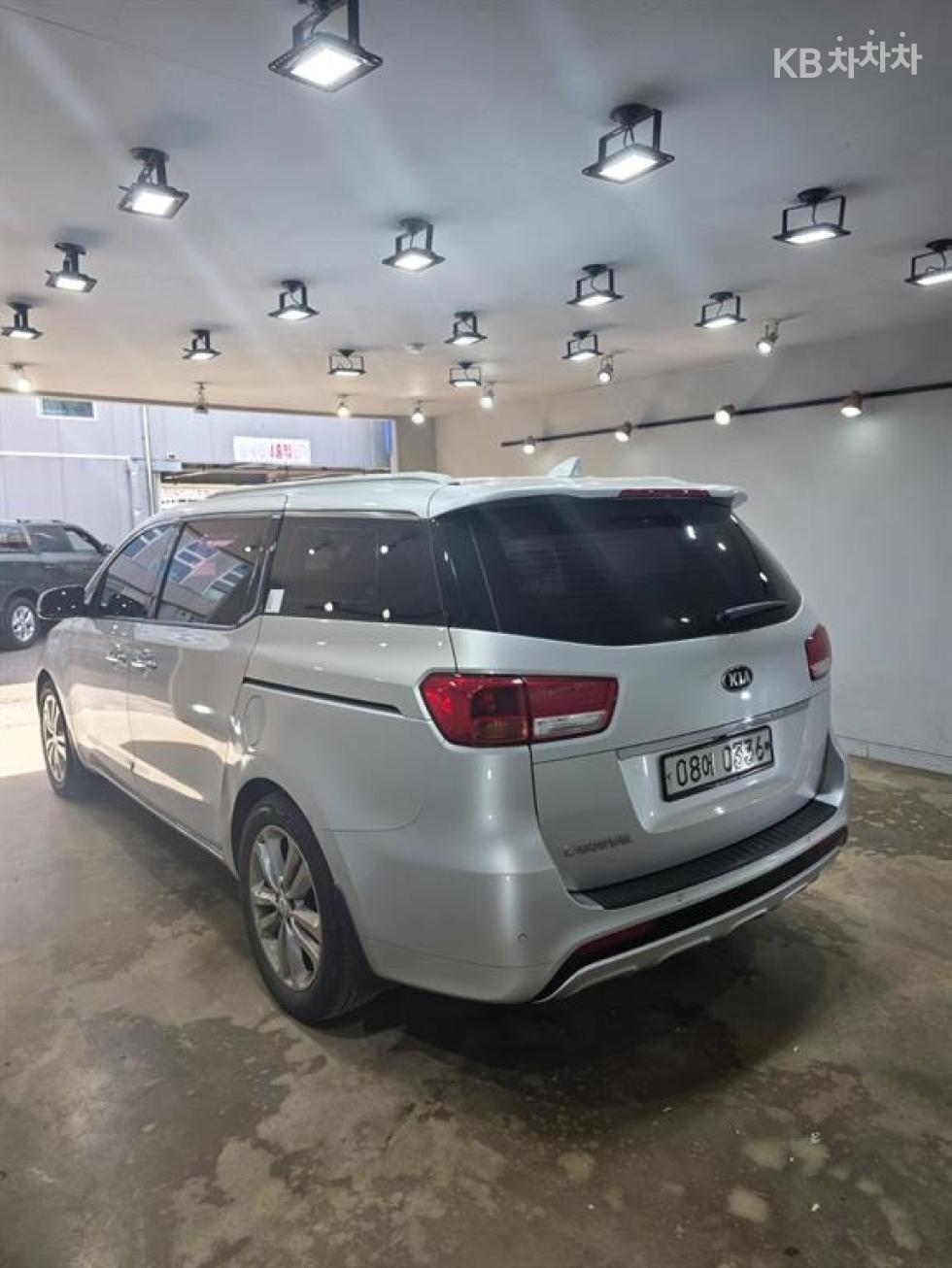 2017 - kia carnival