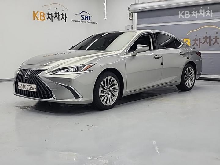 Lexus ES New Generation 300h Luxury+