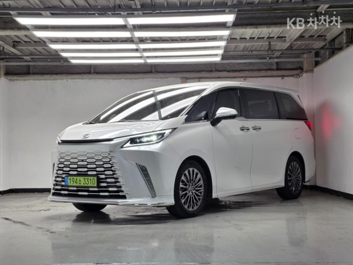 Lexus LM 500h Executive