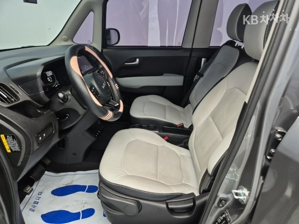 2023 - kia kia