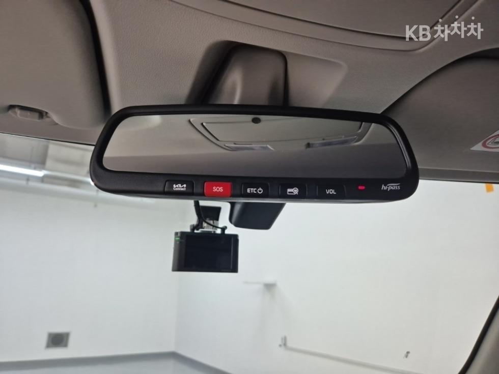 2023 - kia kia
