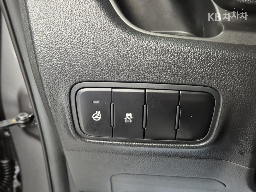 2023 - kia kia