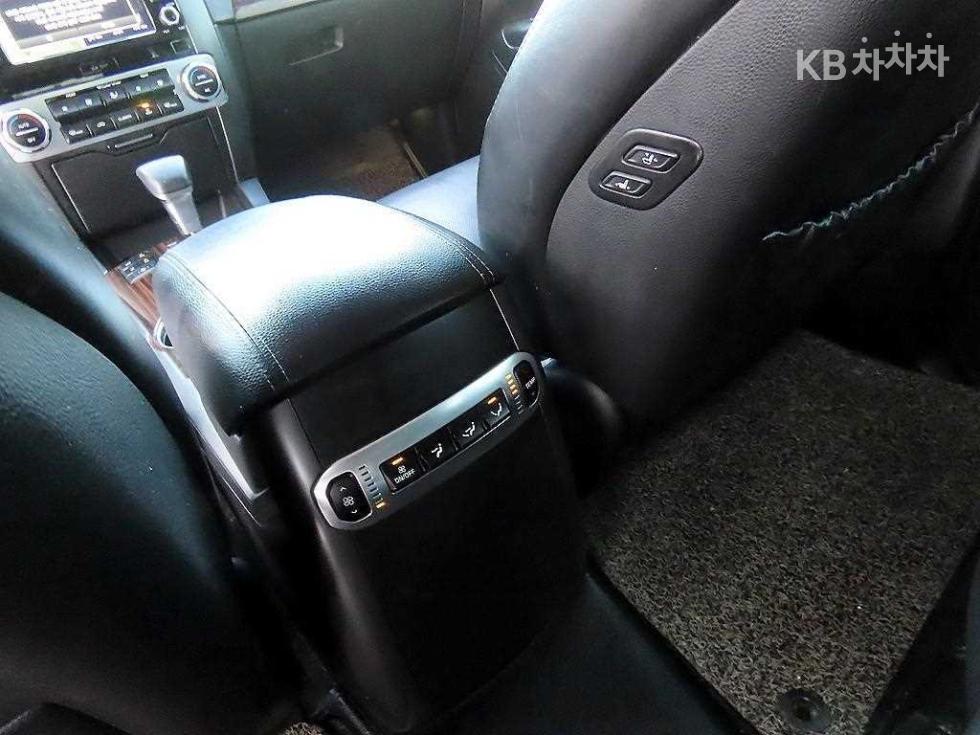 2018 - kia mohave