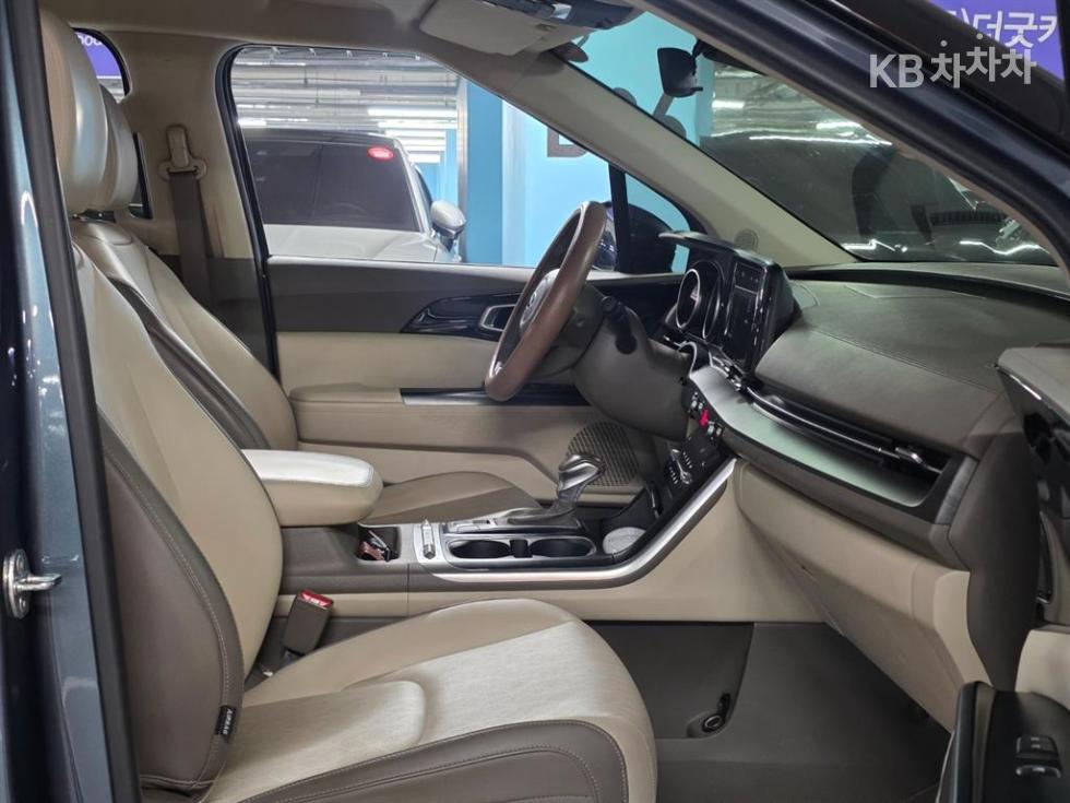 2021 - kia carnival