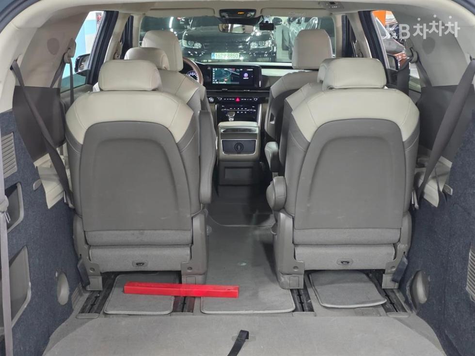2021 - kia carnival