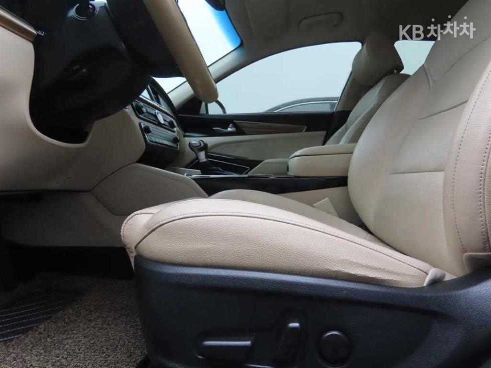 2017 - kia k7
