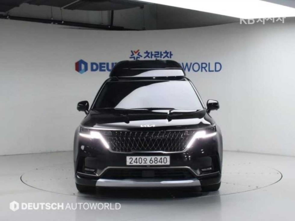 2023 - kia carnival