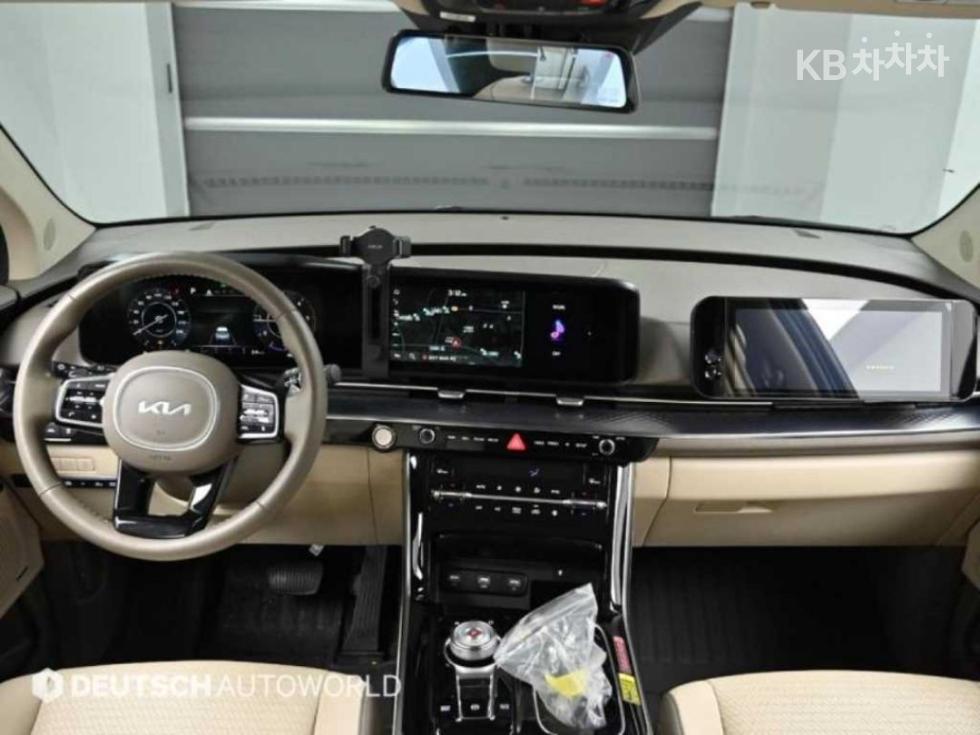 2023 - kia carnival