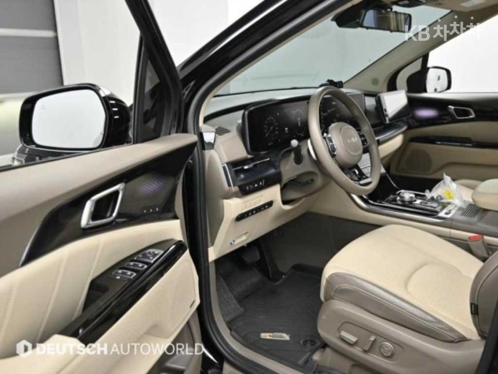 2023 - kia carnival