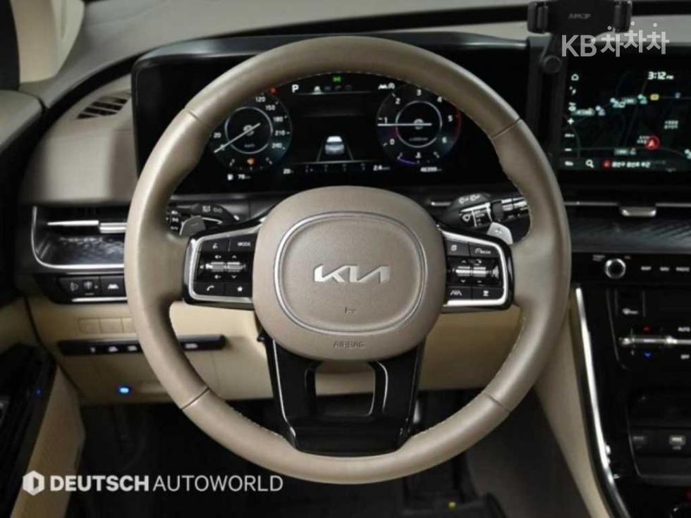 2023 - kia carnival
