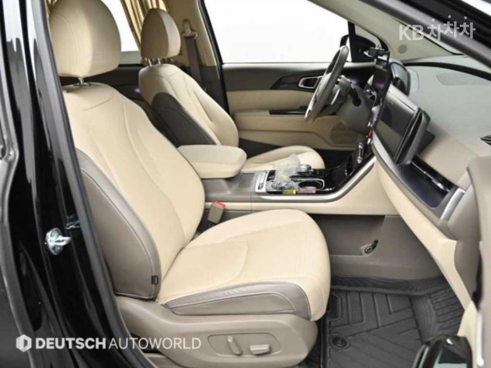 2023 - kia carnival