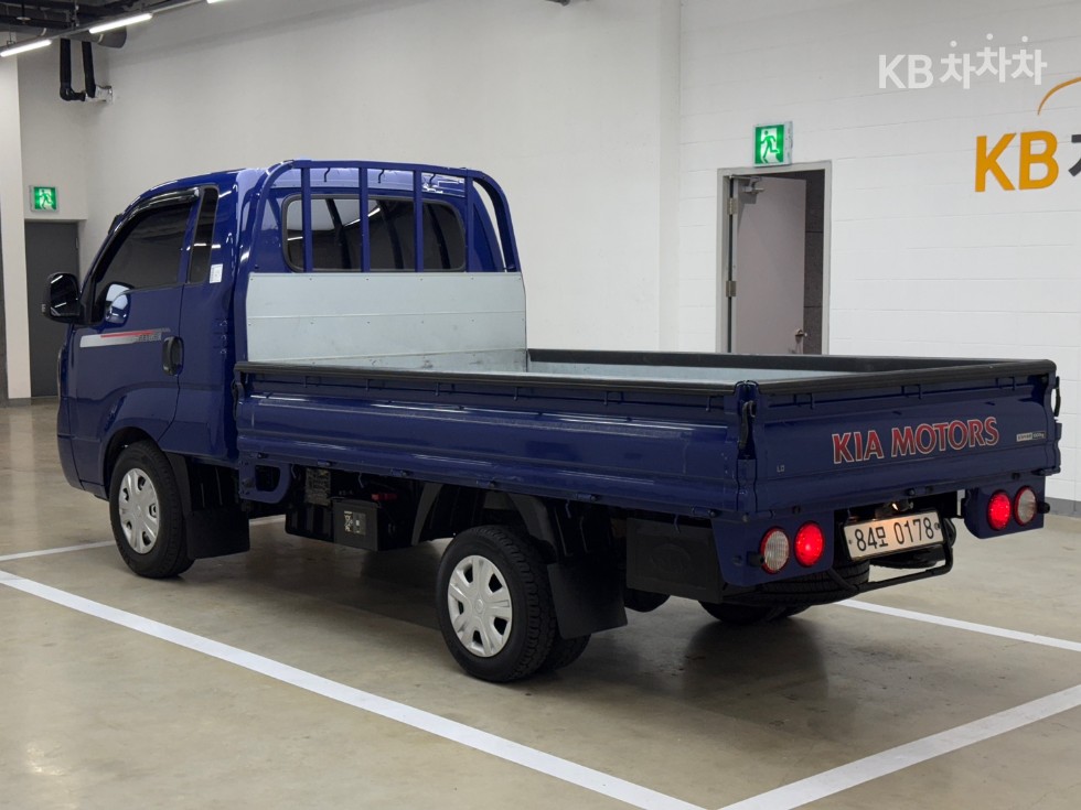 2021 - kia bongo iii