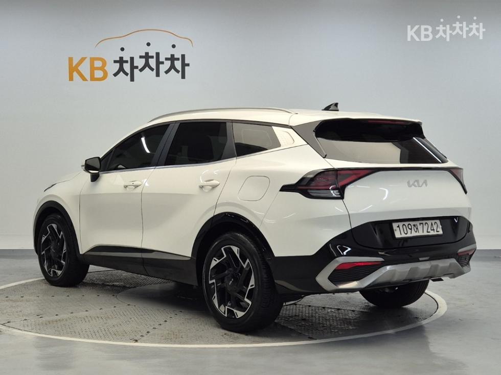 2023 - kia sportage