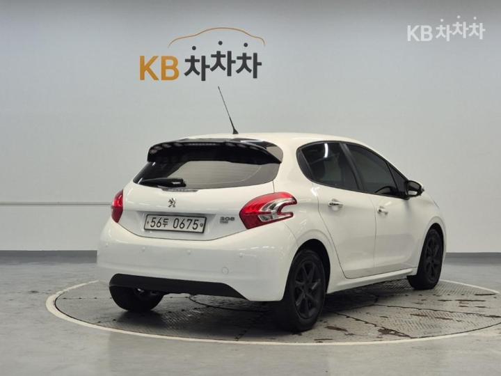 Peugeot 208 1.4 e-HDi 5 Duo ECO 4
