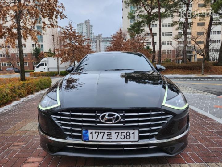 Hyundai Sonata Hybrid DN8 2.0 Hybrid Modern