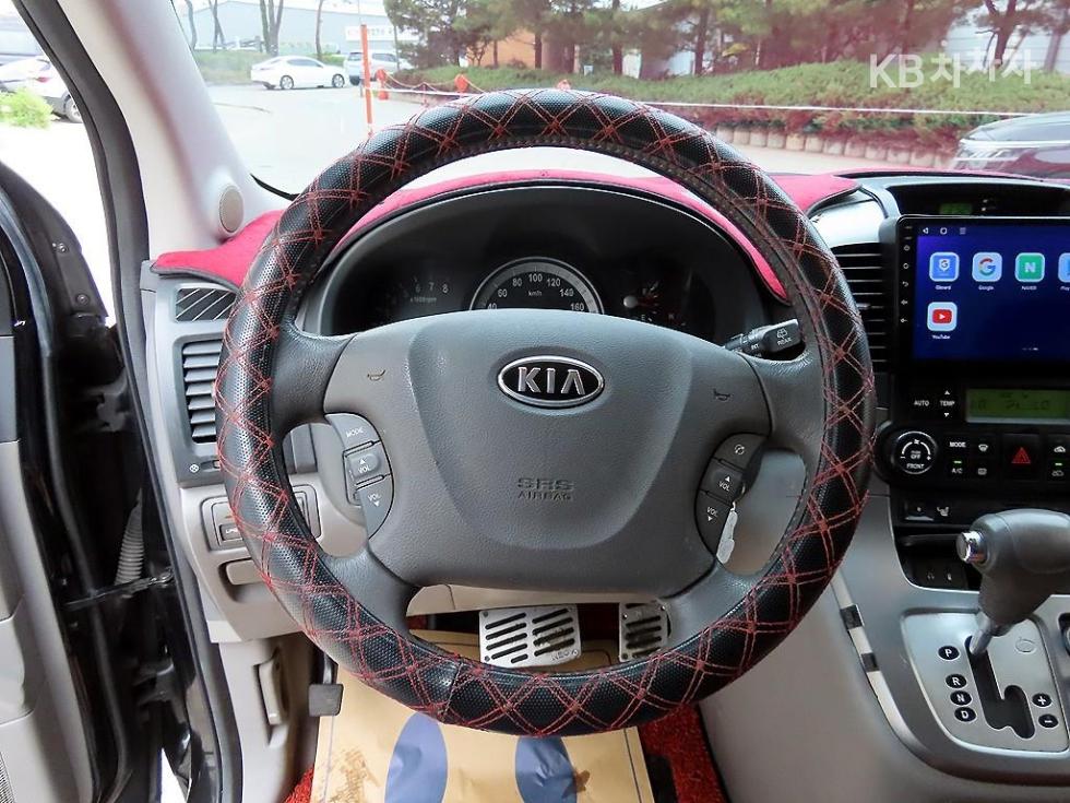 Kia Carnival — miniaturë 9