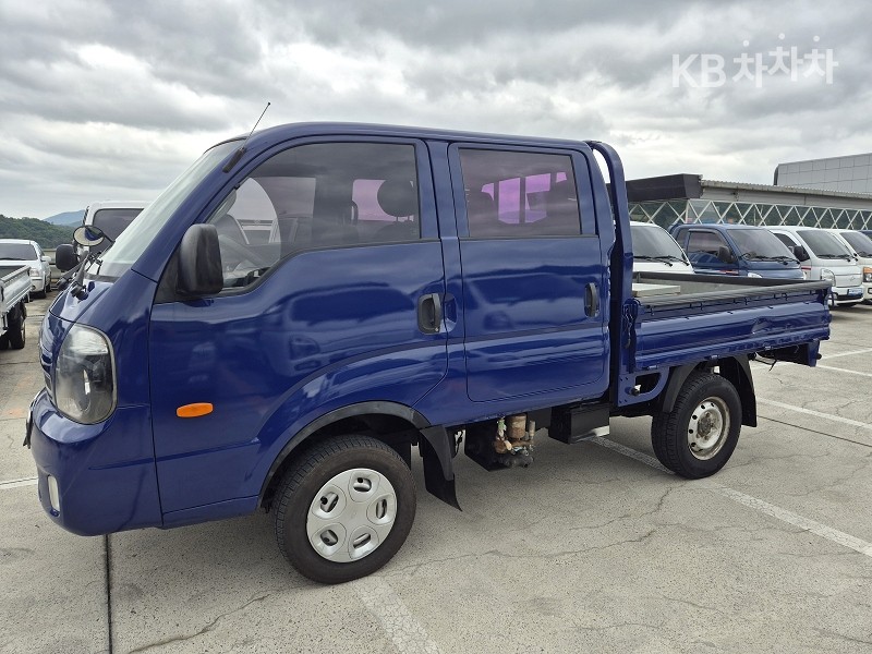 2012 - kia bongo iii