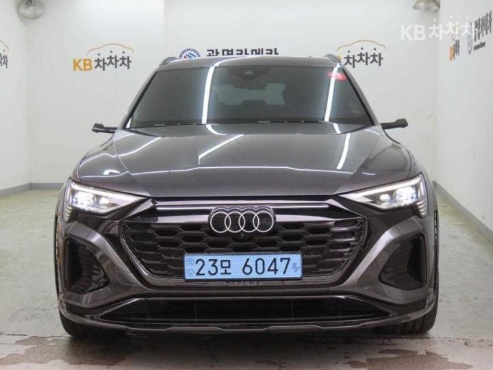 Audi SQ8 Quattro Sportback — foto 1