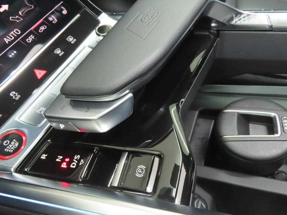2024 - audi sq8