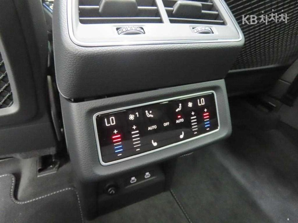 2024 - audi sq8