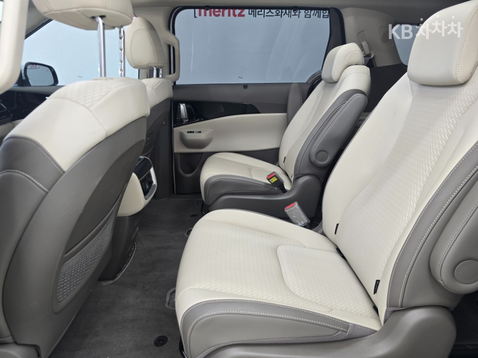 2025 - kia carnival