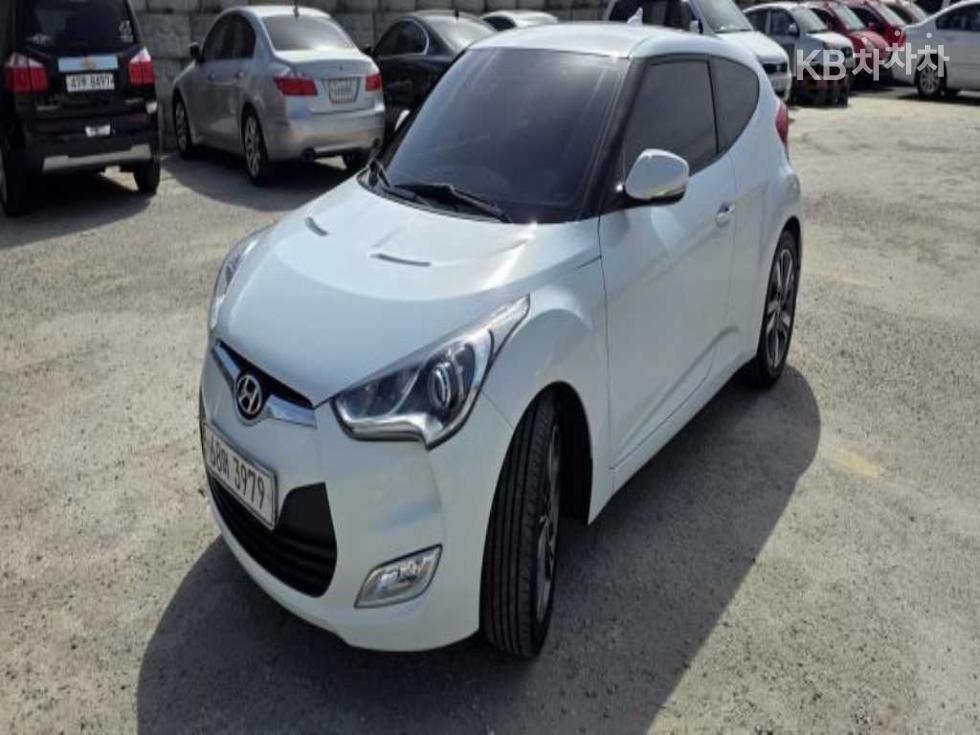 2012 - hyundai veloster
