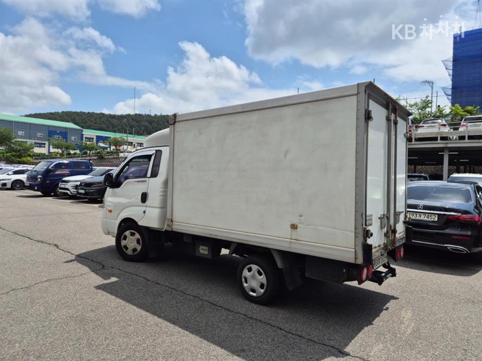 2014 - kia bongo iii