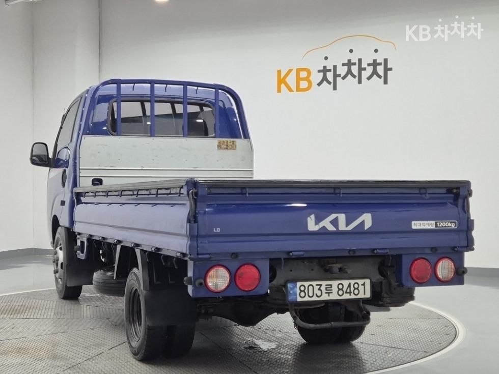 2022 - kia bongo iii
