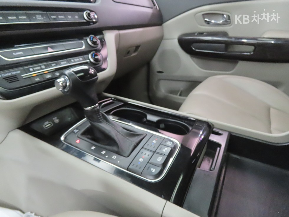 2016 - kia carnival