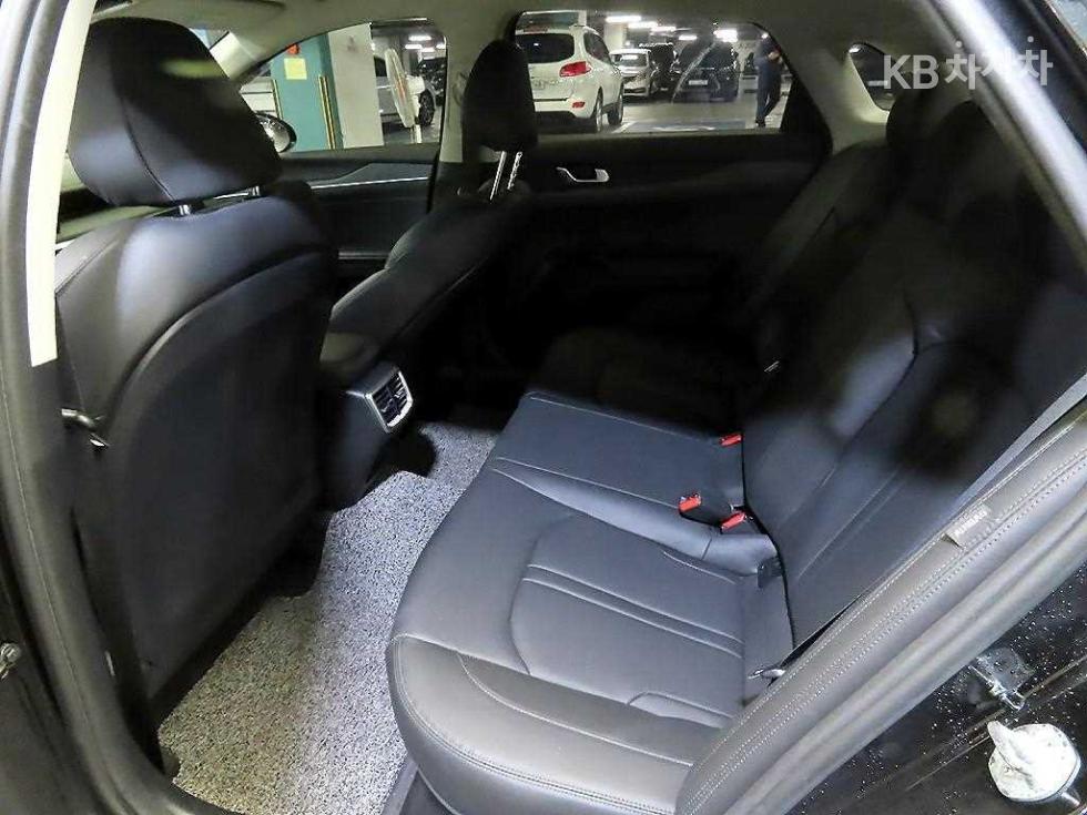 2023 - kia k5