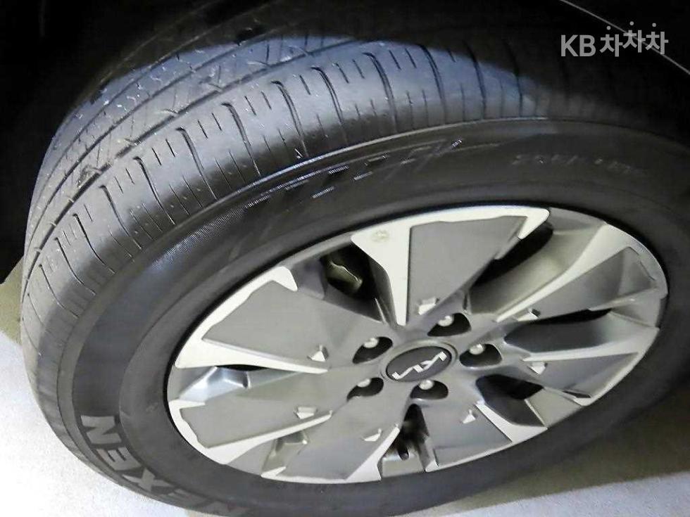 2023 - kia k5