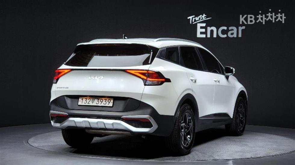 2022 - kia sportage
