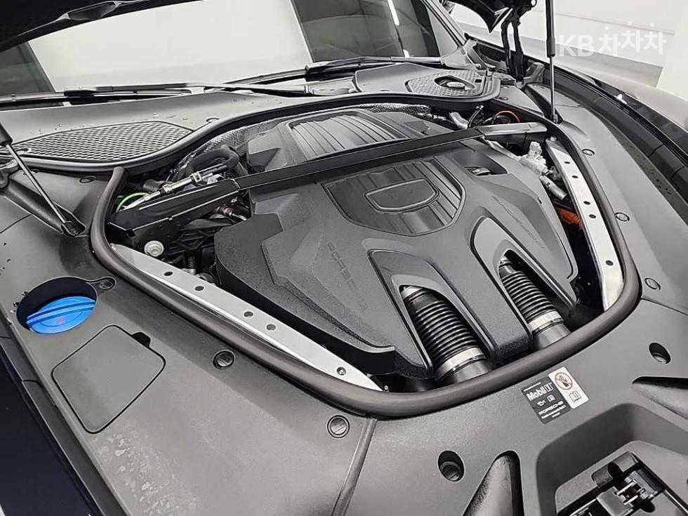2025 - porsche panamera