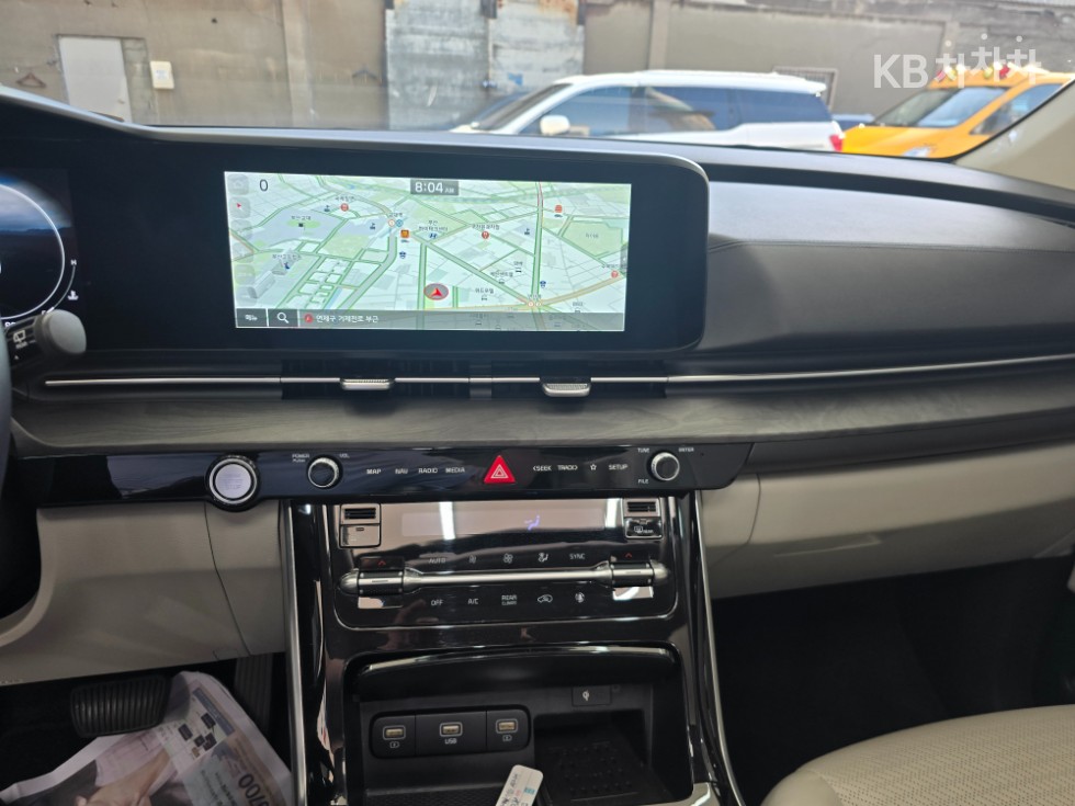 2023 - kia carnival