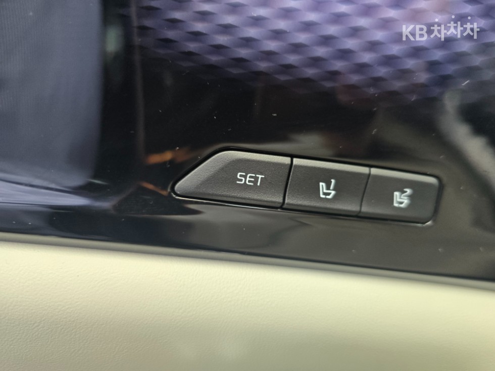 2023 - kia carnival