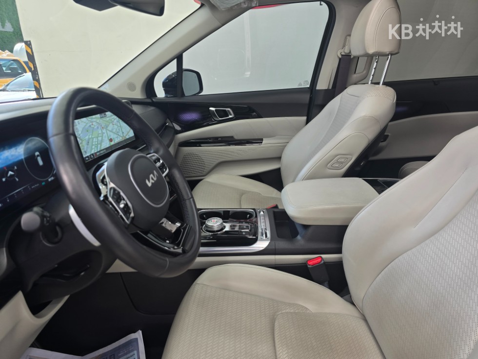 2023 - kia carnival